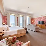 Hotel De 4*