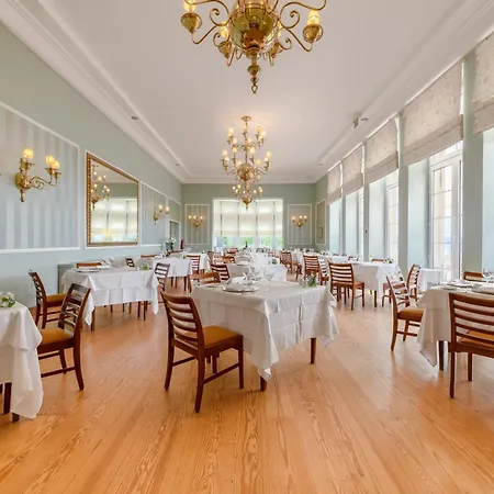 De Ξενοδοχείο 4*