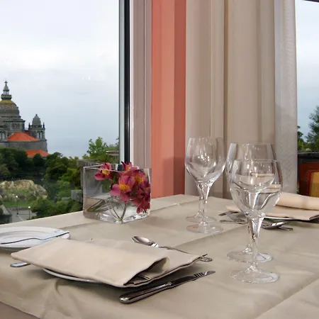 De Ξενοδοχείο 4*