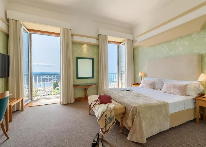 De 4* فيانا دو كاستيلو